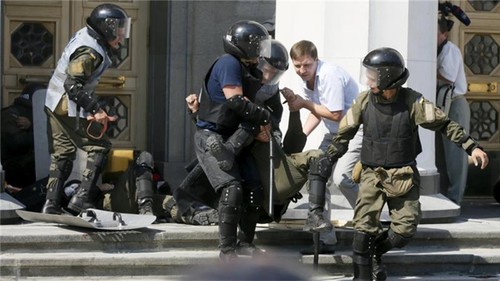 International community concerned over Kiev unrest  - ảnh 1